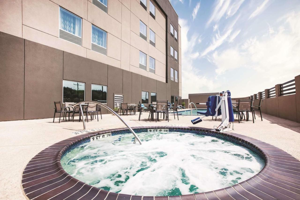 La Quinta By Wyndham Mcallen La Plaza Mall McAllen Exterior foto